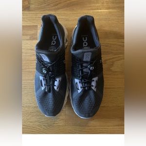 On cloud swift. Size 11 women’s running walking sneaker